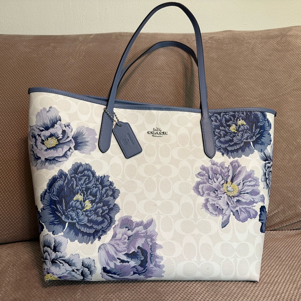 COACH leather shoulder bag